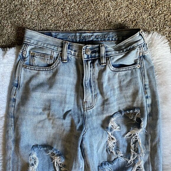 American Eagle Mom Jeans Ripped Distressed High Rise Women’s Size 2 Regular - Picture 4 of 11